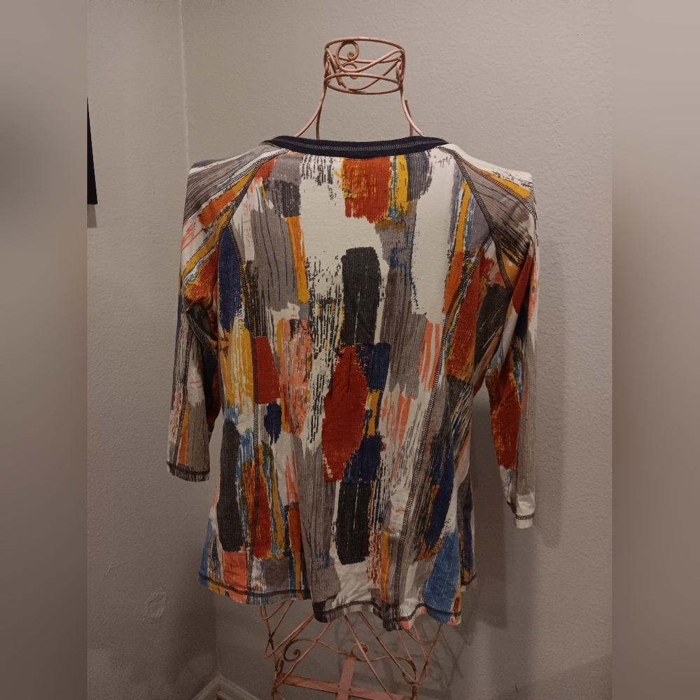 Colorful Abstract V-Neck Top - Picture 3 of 6